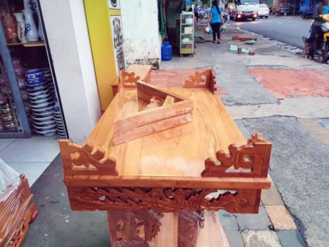 Bàn thờ treo tường gỗ căm xe mặt gỗ gõ đỏ ngang 80 cm gồm 1bộ ke đế