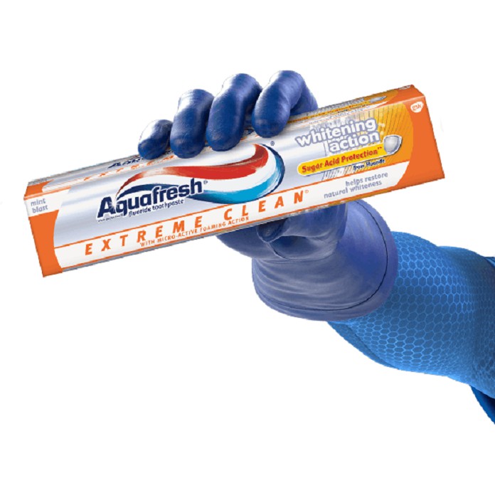 Kem đánh răng Aquafresh Extreme Clean Whitening Action 158.7 gr