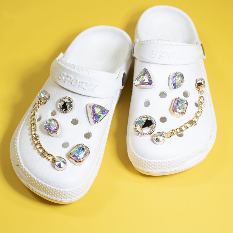 Bộ Phụ Kiện Trang Trí Giày Crocs Jibbitz Đính Đá Giả Ngọc Trai Phối Dây Xích