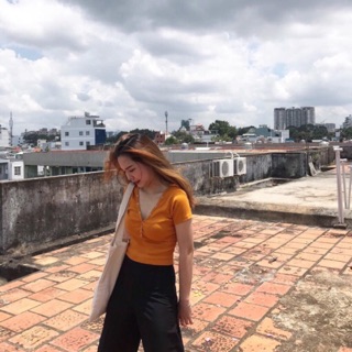 Áo thun croptop cổ tim nút bấm ( kèm video )