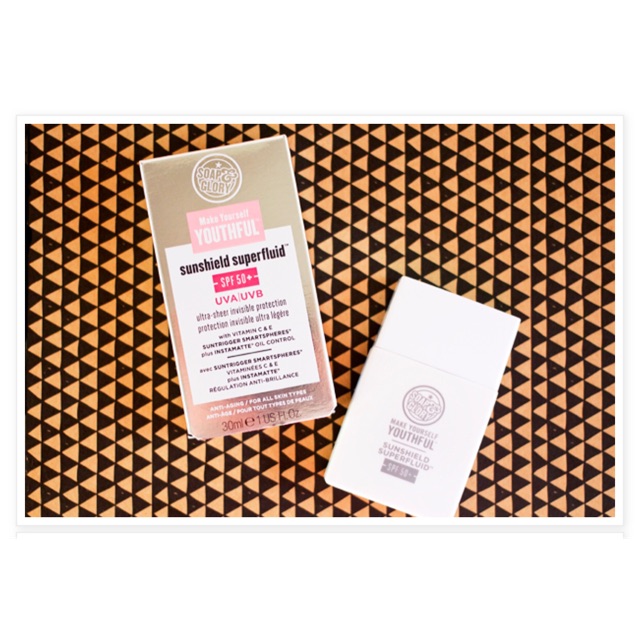 Kem chống nắng hãng Soap And Glory Bill mua tại Anh UK SUNSHIELD SUPERFLUID ™ SPF50 + 30 mL BẢO VỆ DA HOÀN HẢO