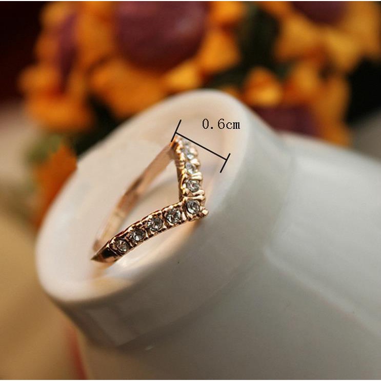 D025 Korean jewelry V-shaped unique design, simple diamond ring, full love diamond ring, female
