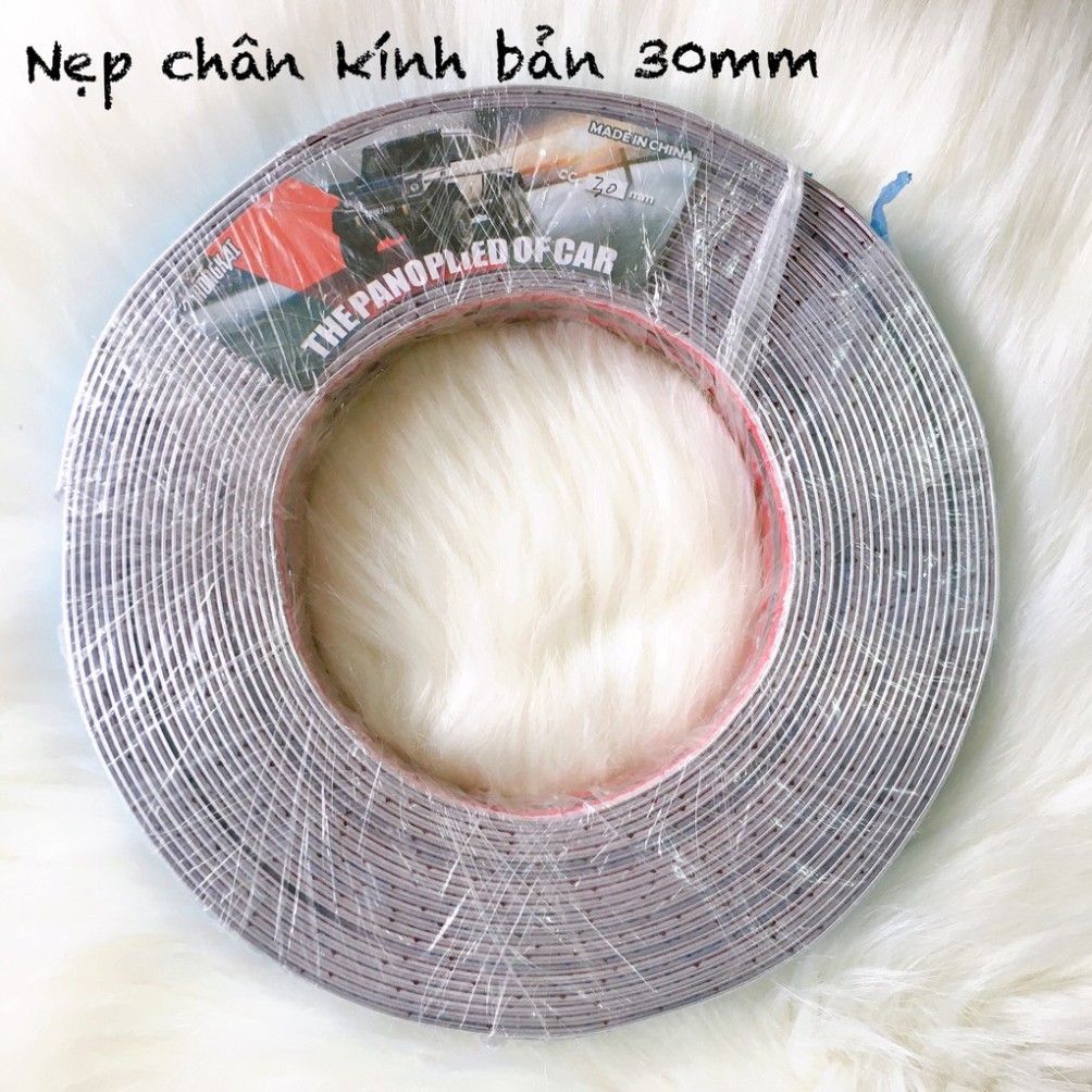 New New Nẹp Viền Chân Kính Mạ CROM Cao Cấp Dán Chân Kính Xe Hơi Cuộn13M x 3CM Kèm 02 Lọ Keo Trợ Dính 3M