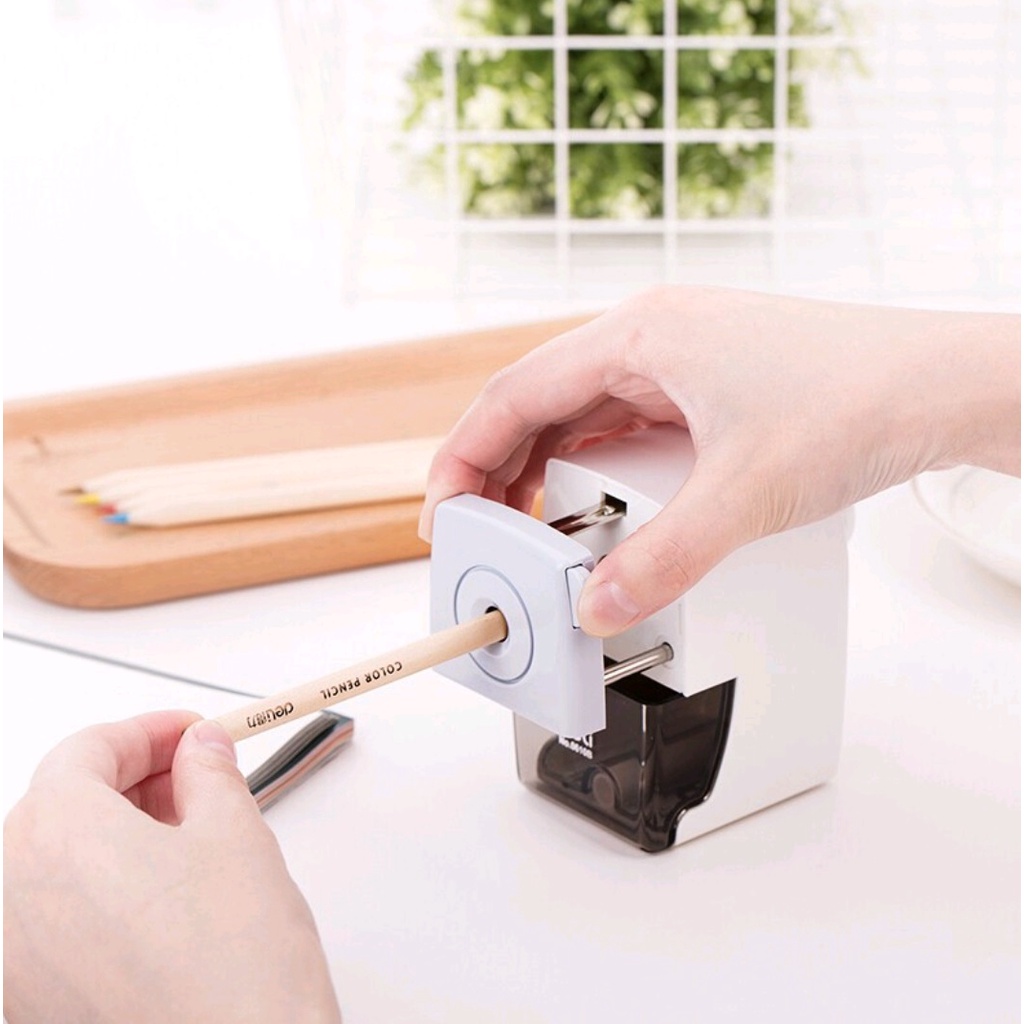 Gọt bút chì quay tay Deli cao cấp 2 màu tiện lợi B0610