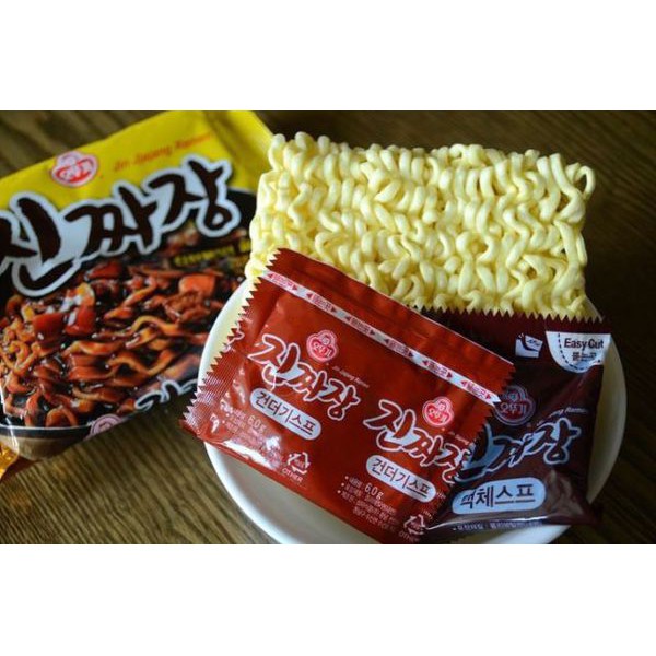 Mì tương đen Ottogi Jin Jjajang gói 135gr