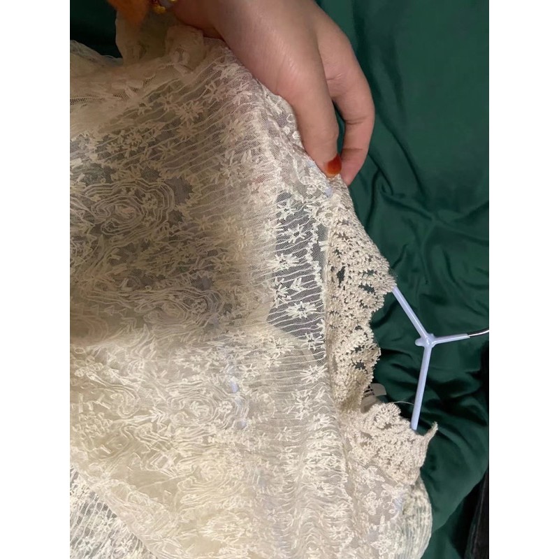 Áo ren cổ tàu tay loe