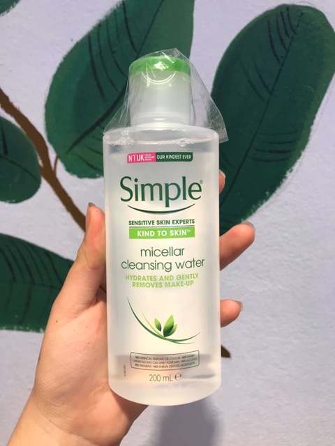 Nước tẩy trang Simple Kind To Skin Miceller Cleasing Water