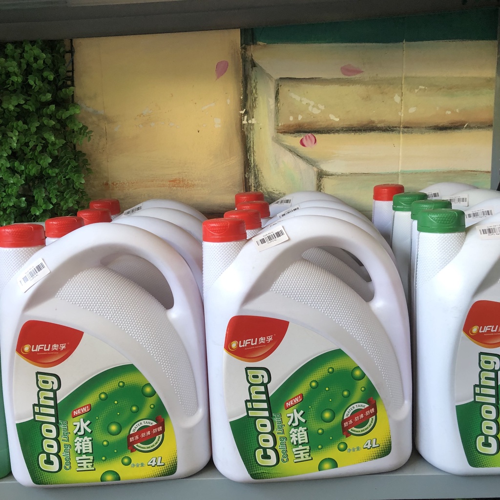 NƯỚC GIẢI NHIỆT ĐỘNG CƠ 4 LÍT NƯỚC XANH/ NƯỚC ĐỎ