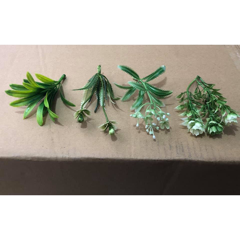Cỏ điểm nhựa cắm hoa