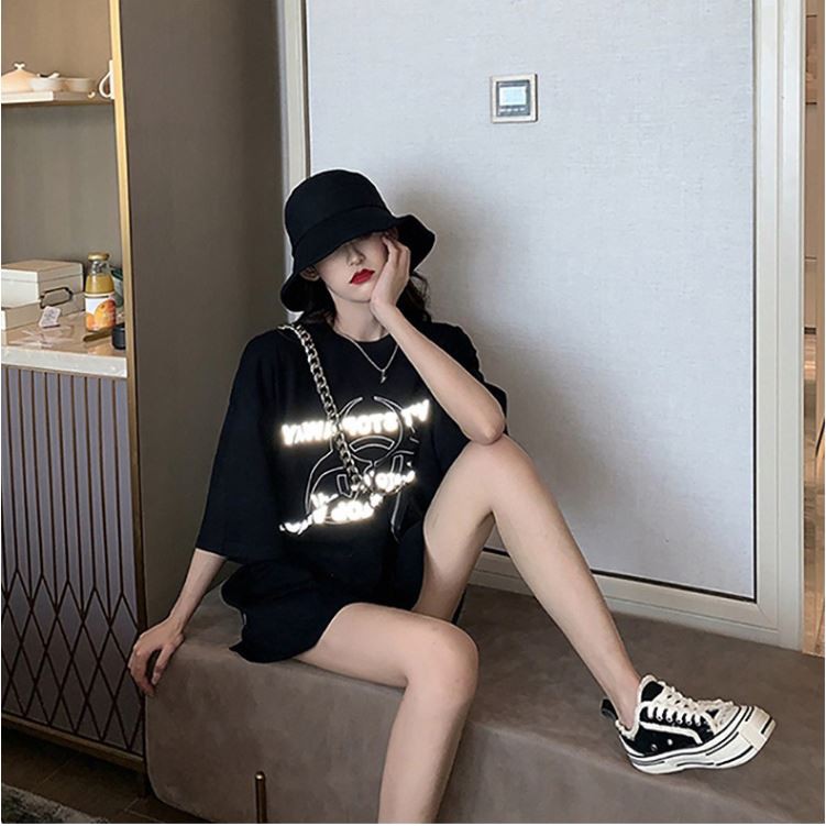 [GIÁ XẢ KHO] Váy nữ dáng oversize cổ tròn, họa tiết chữ phát sáng