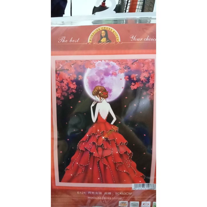 TRANH THÊU CHỮ THẬP CÔ GÁI E124 (50X63)
