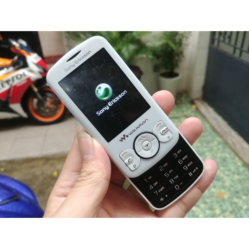 Điện thoại Sony Ericsson W100i