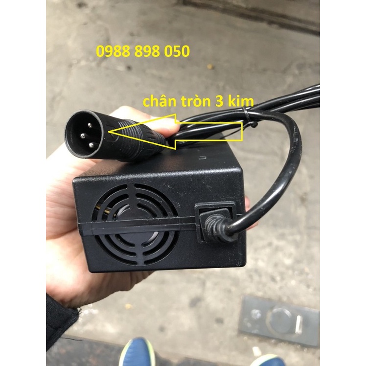 Bộ sạc pin Lithium 48V 2A cho xe đạp điện chân tròn 3 chấu