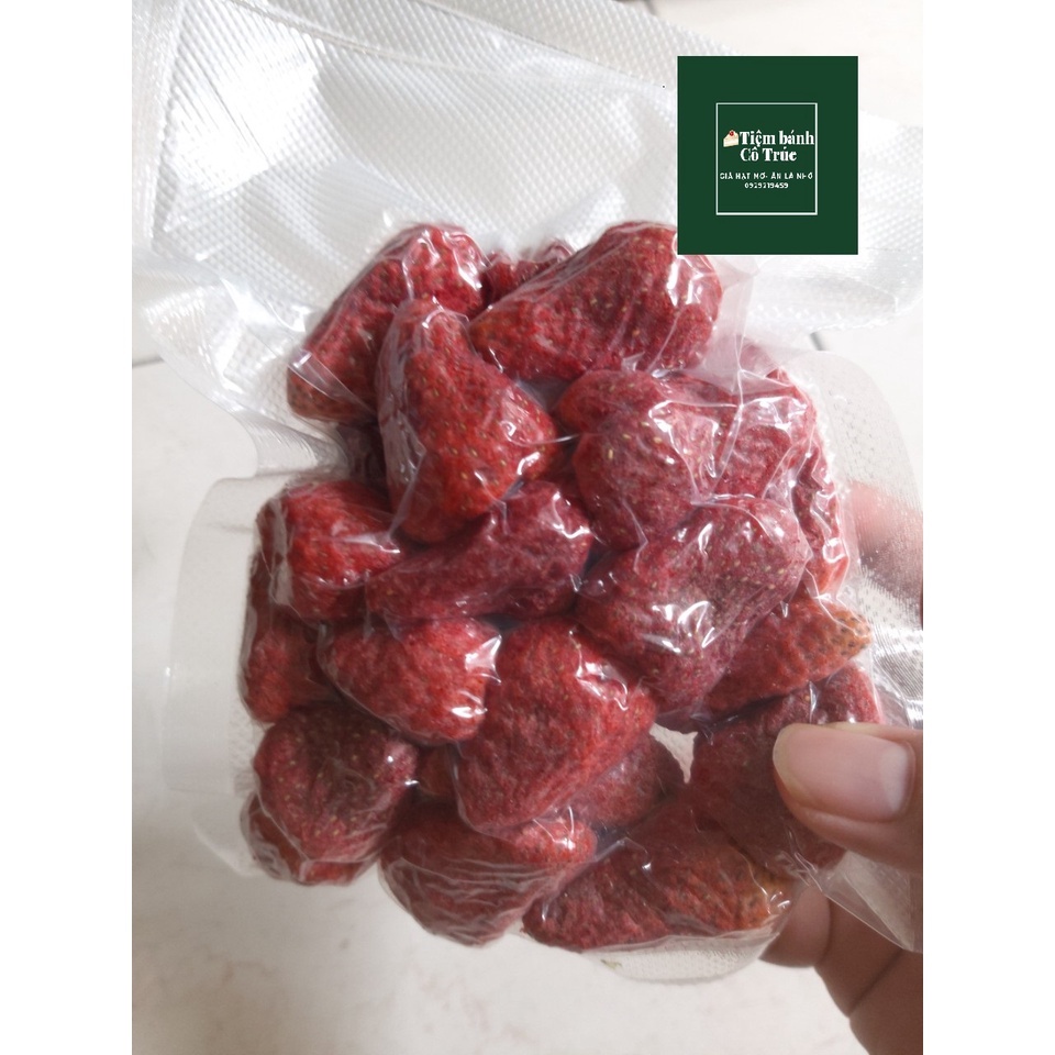 DÂU TÂY SẤY GIÒN NGUYÊN QUẢ-Không đường| 50g-100g