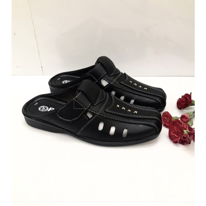 Dép bít mũi nam mẫu mới, da mềm, Size từ 38-43,mã SP03, màu đen, đế khâu sẵn rất chắc chắn
