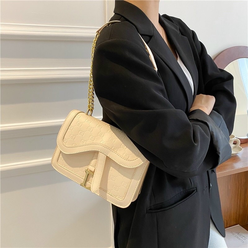 Túi Xách Nữ Đeo Chéo Thời Trang HAMA-NHC06 Khóa Chữ D