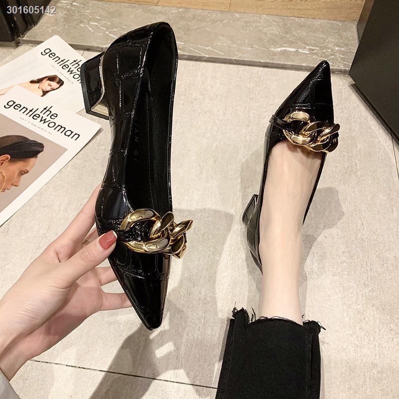 Giày cao gót mũi nhọn màu đen phong cách Pháp thời trang mùa thu 2021