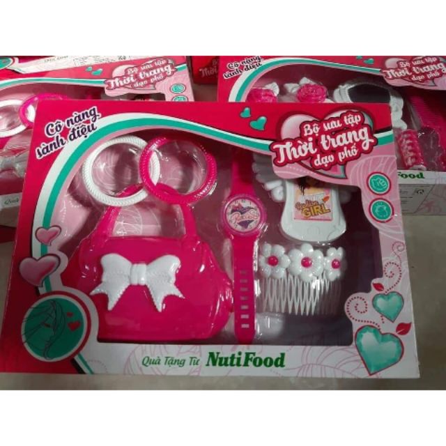 Bộ Đồ Chơi Cô Nàng Sành Điệu hàng quà tặng Nutifood