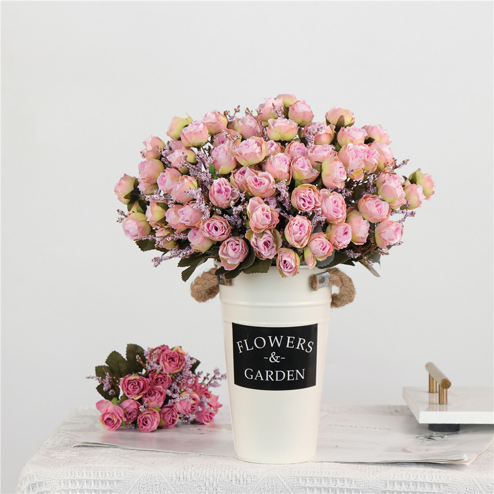 Hoa hồng giả để bàn trang trí tiệc cưới