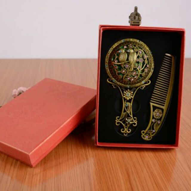 Bộ gương lược bằng đồng