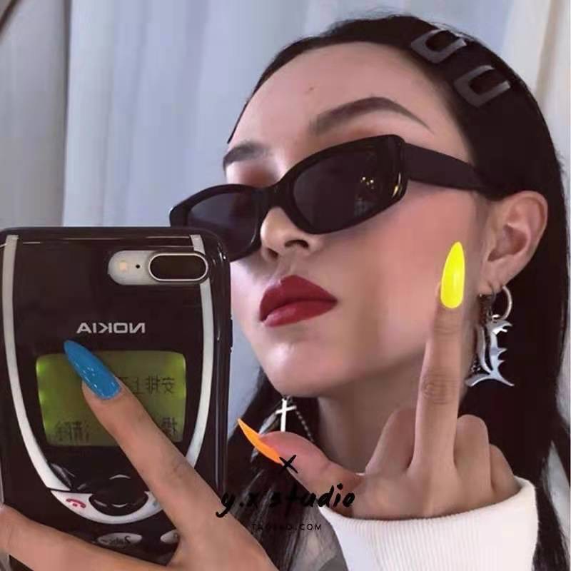 Kính mắt đen basic phong cách Châu Âu năng đông màu đen