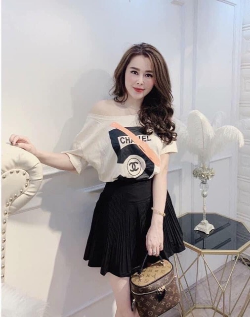 Chân váy xếp ly ngắn cạp khoá hót treen | BigBuy360 - bigbuy360.vn