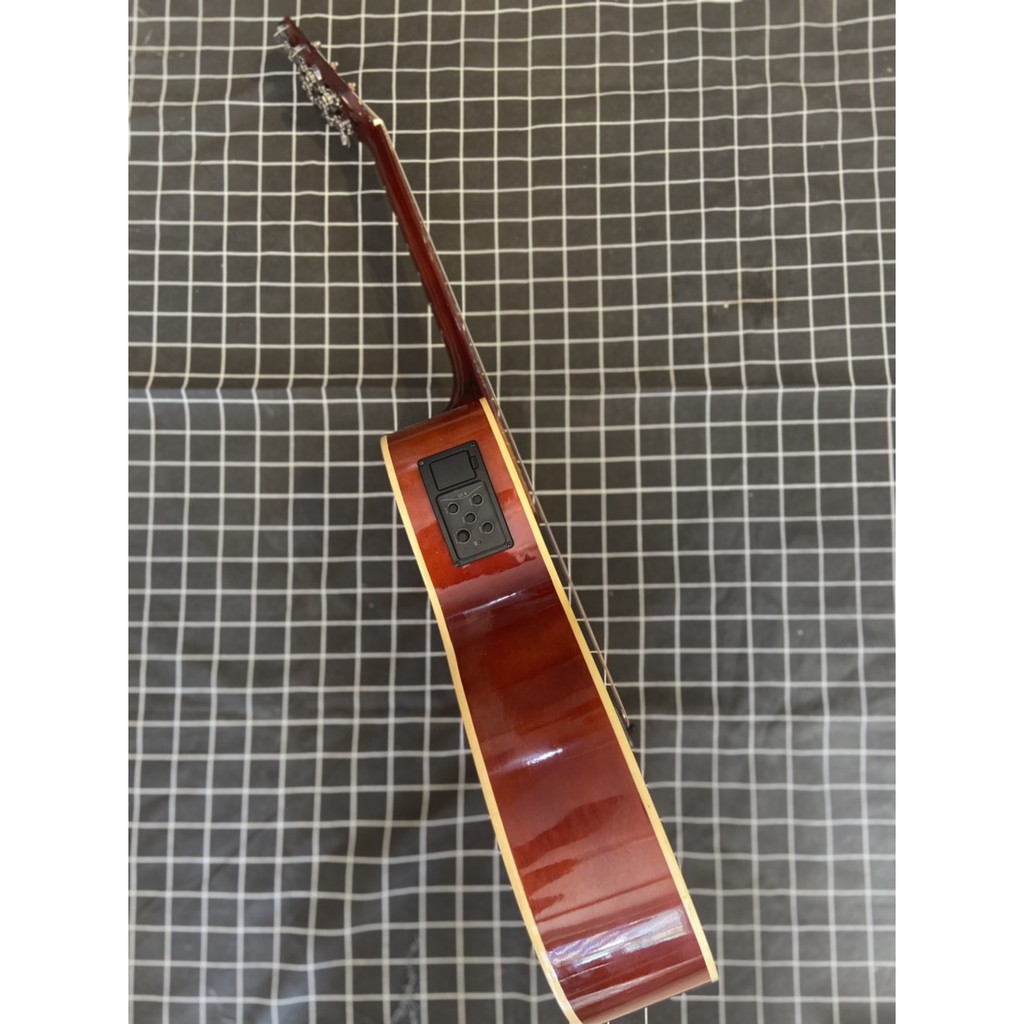 Đàn Guitar Acoustic OME75CE có tích hợp sẵn EQ