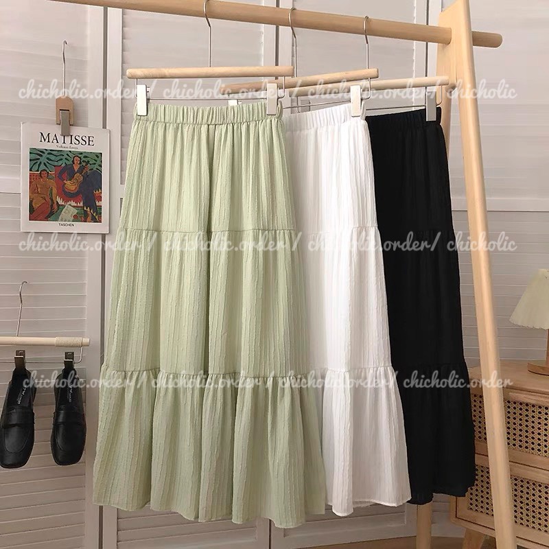 Chân váy dáng dài tầng màu xanh bơ trắng đen