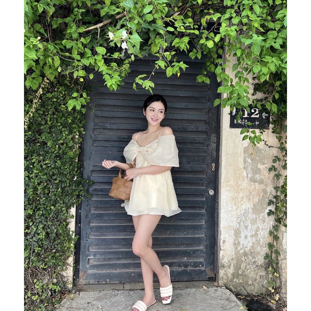 SET ÁO NƠ NUDE RỚT VAI + QUẦN SHORT TRẮNG