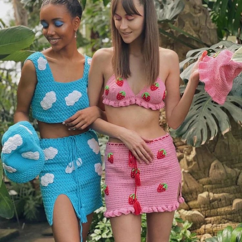 Set bikini móc len dâu tây