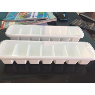 Khay đá có lắp đựng đồ ăn dặm cho bé