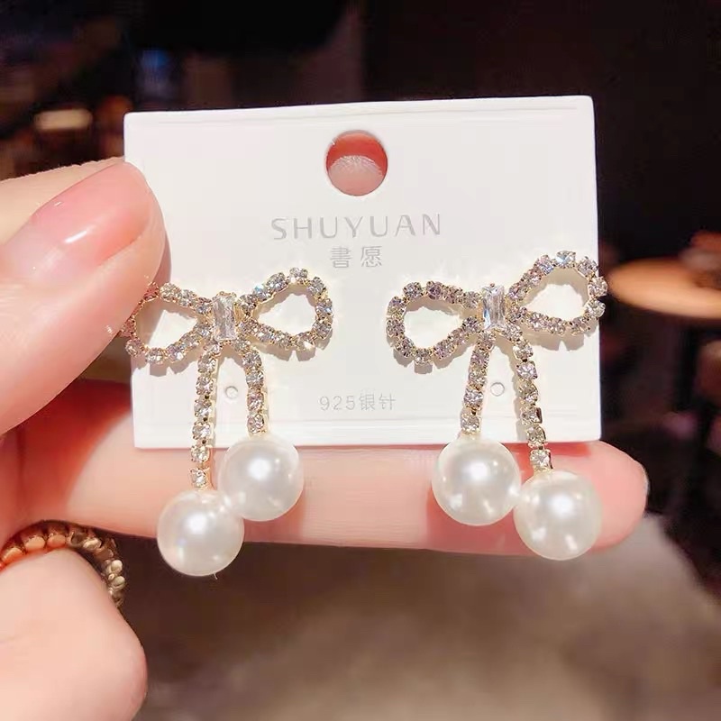 bông tai hình chiếc nơ dễ thương, khuyên tai xinh xắn đính đá và châu phong cách hàn quốc