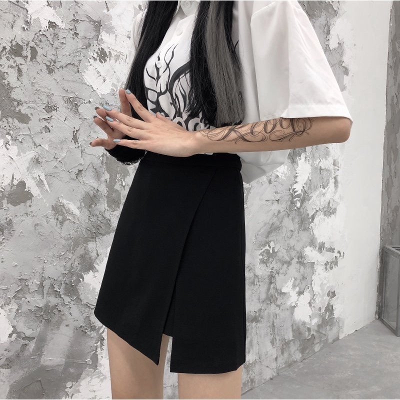 Chân váy mini một mảnh tà lệch phối túi kiểu cách cho bạn nữ mũm mĩm