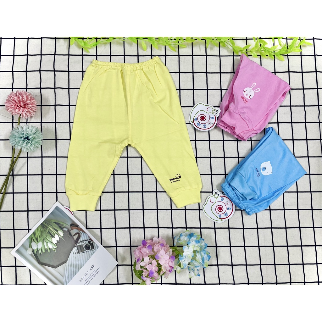 Dokma - Bộ quần áo sơ sinh màu cài giữa cho bé 3-12m
