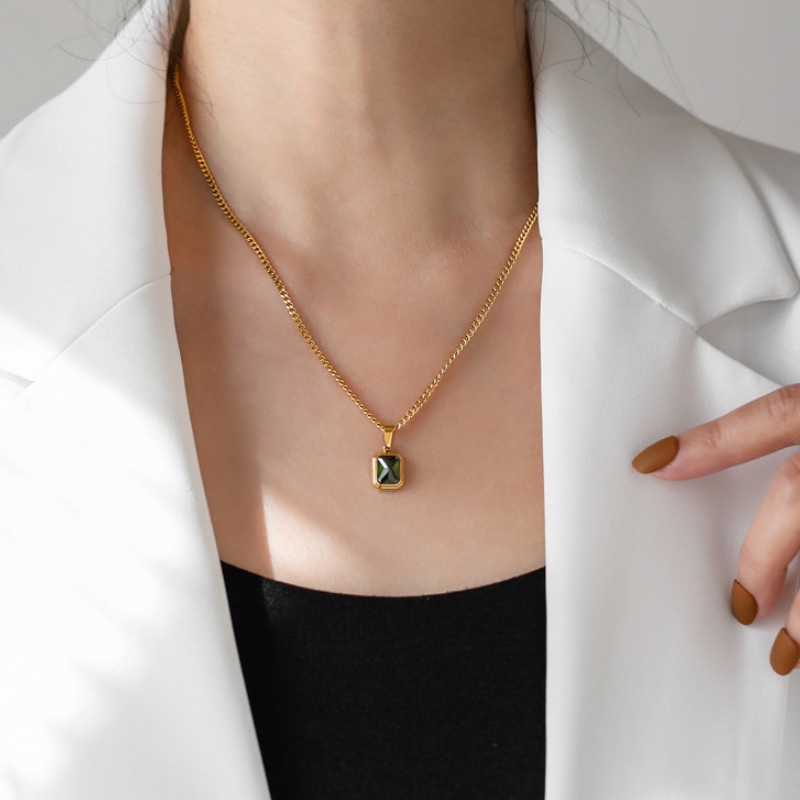 Dây Chuyền Mặt Đá Nhân Tạo Hình Vuông Nhiều Màu Titan Ko Đen TT 4235