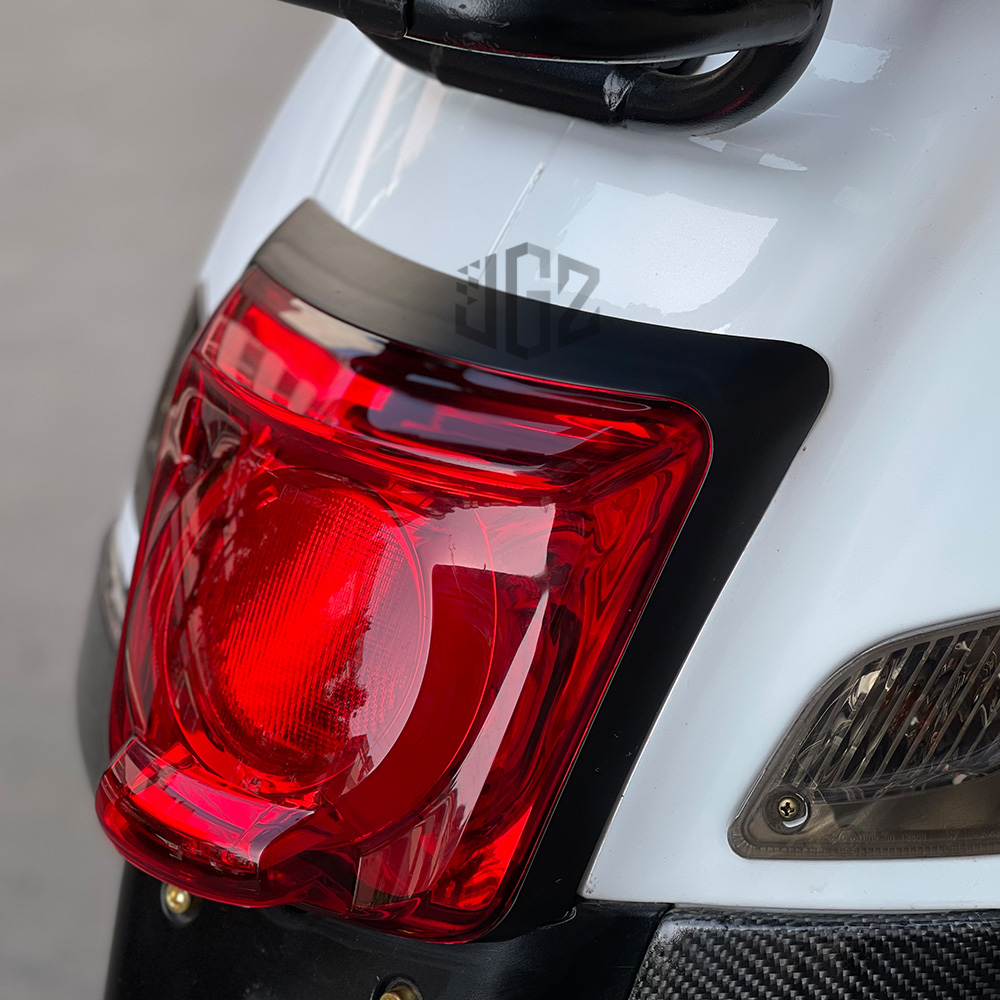 Khung Viền Đèn Đuôi Xe Mô Tô GTS Motorcycle Rear Tail Lamp Grill Cover Housing Tail light Trim Guard ABS for VESPA GTS 250 300 GTV 300 2019 2020 2021