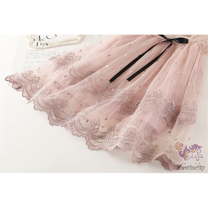 Đầm bé gái phối ren hoa xinh xắn