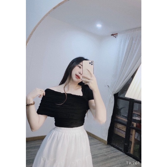 Áo lệch vai gợn sóng