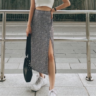 Chân váy da báo xẻ tà