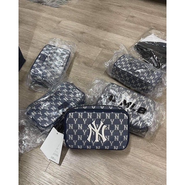 - Túi MLB Monogram đeo chéo chính hãng