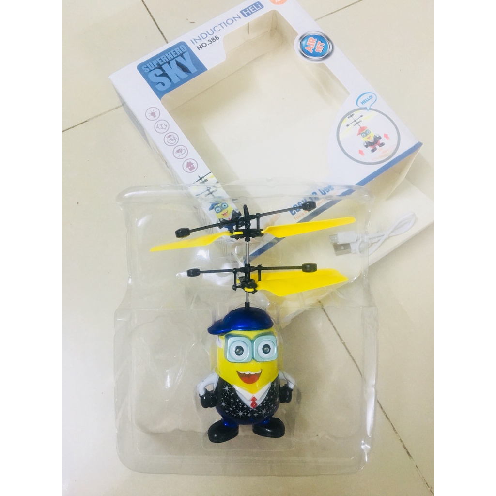 Đồ Chơi Máy Bay Trực thăng Cảm Ứng bằng tay minion cho bé