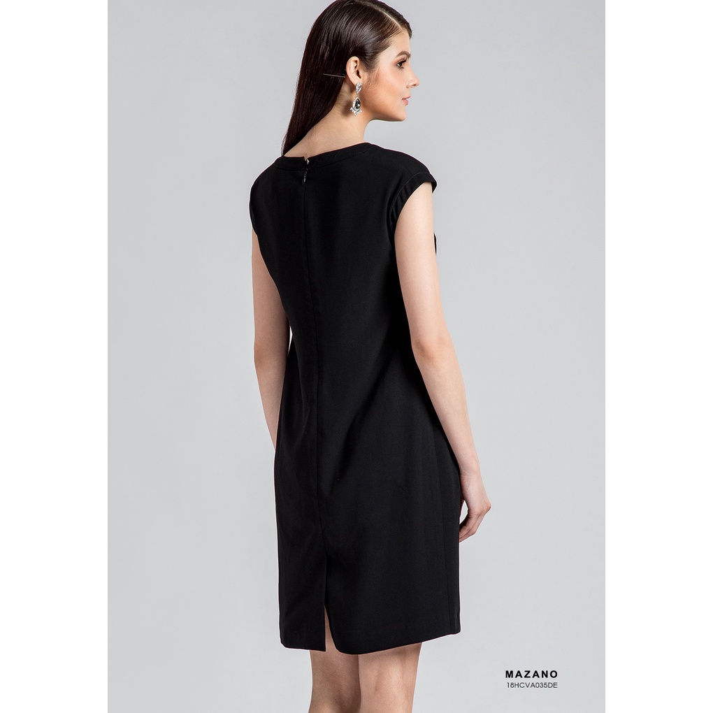 Váy đen đính đá cổ MAZANO MS 18HCVA035DE