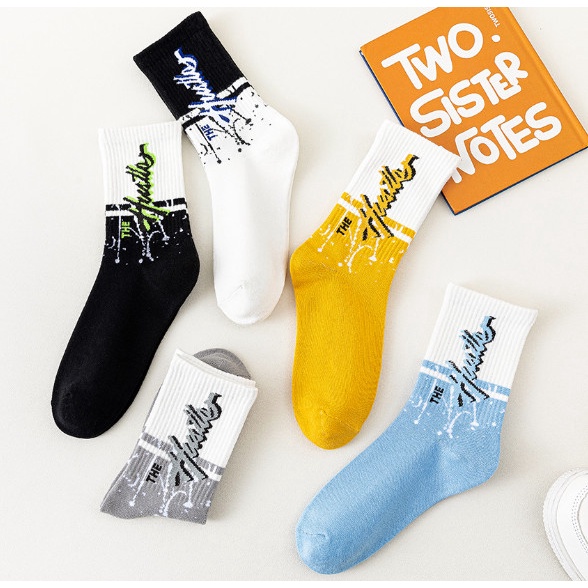 Vớ Tất cao cổ vẩy mực Nam Nữ phong cách trẻ trung, năng động.