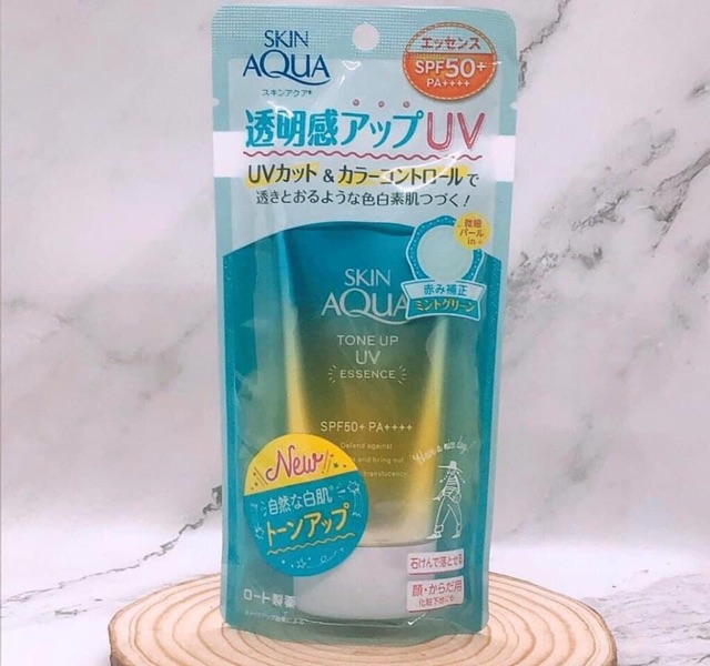 Kem chống nắng Sunplay Skin Aqua Tone Up UV Essence