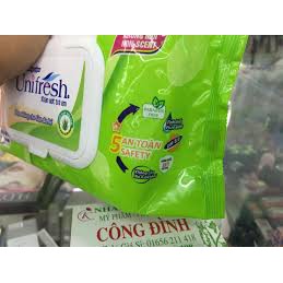 Khăn ướt Unifresh 80 tờ màu xanh không mùi, vàng vitamin E.