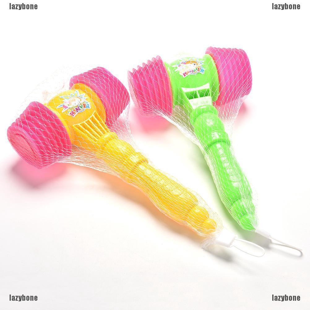 Búa nhựa đồ chơi gắn còi phát ra âm thanh kèm thổi bong bóng vui nhộn dành cho các bé