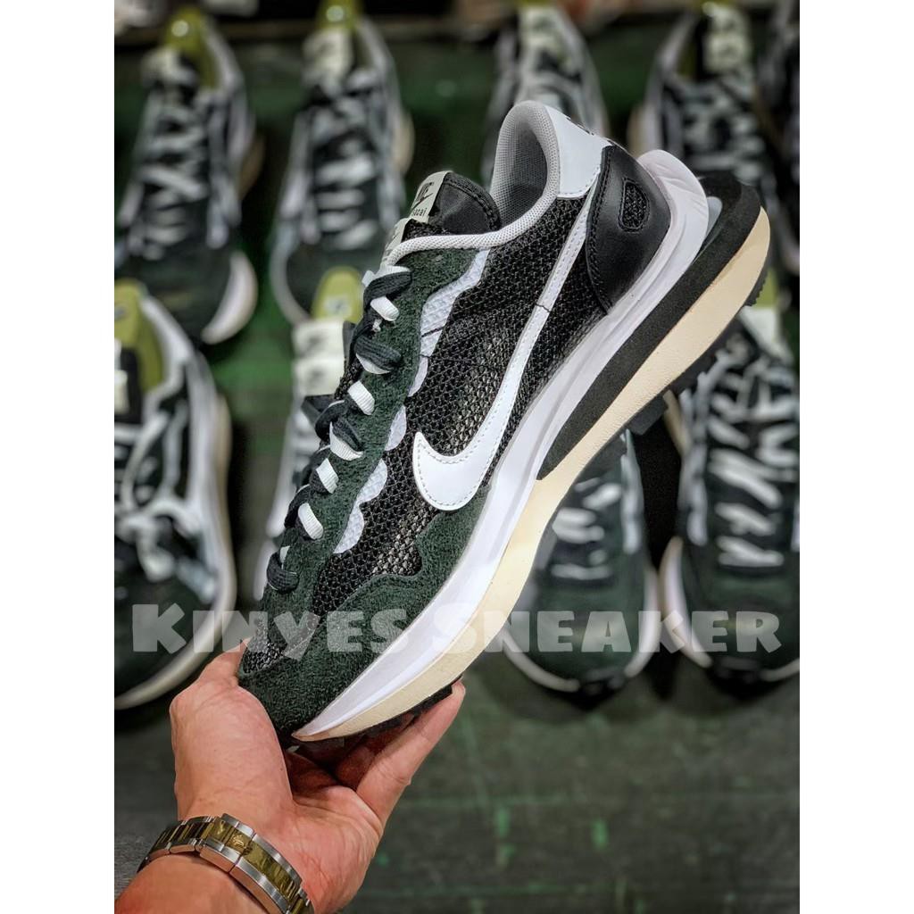 Giày Sacai x NK VaporWaffle Black White