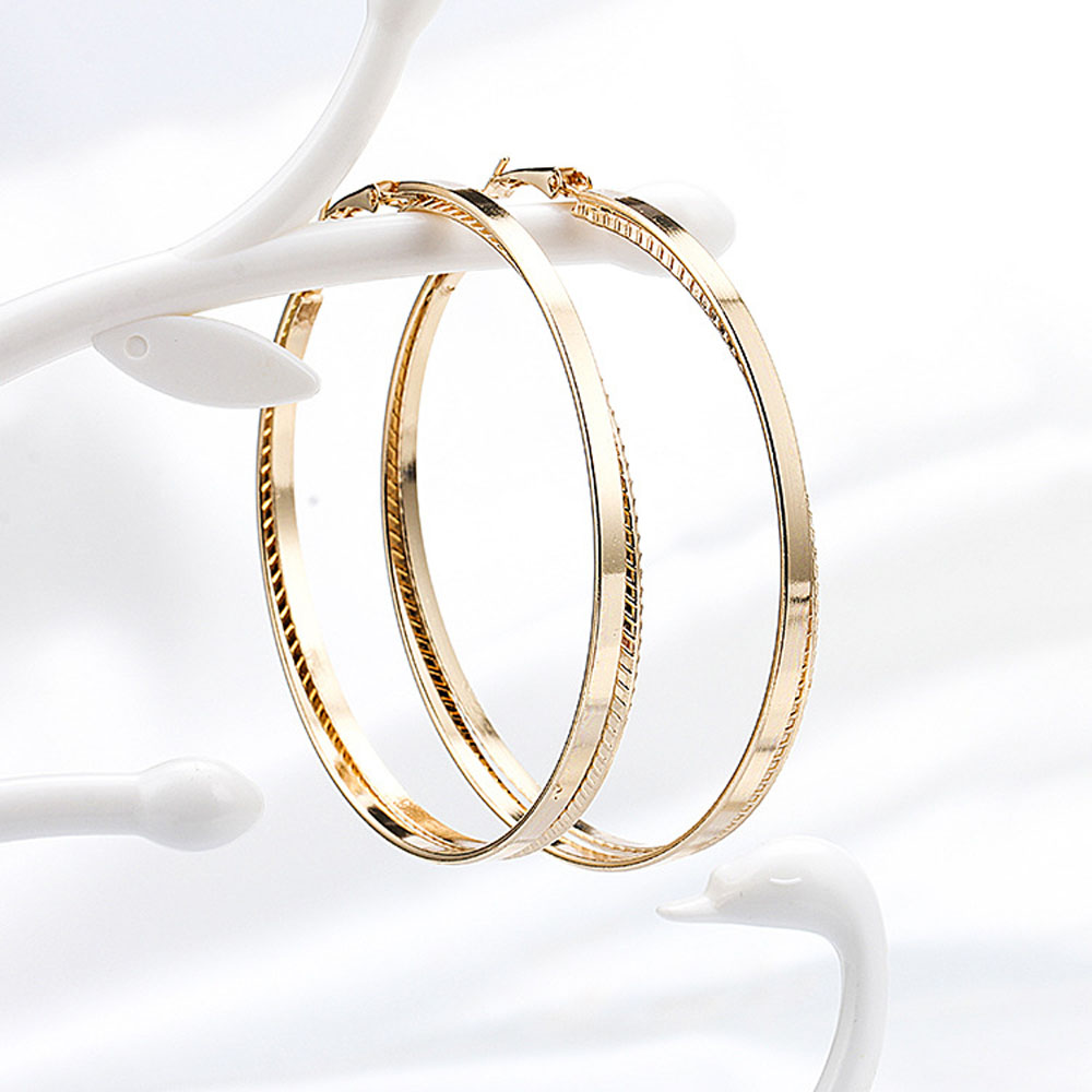 Khuyên Tai Nữ Trang Tạo Hình Độc Đáo