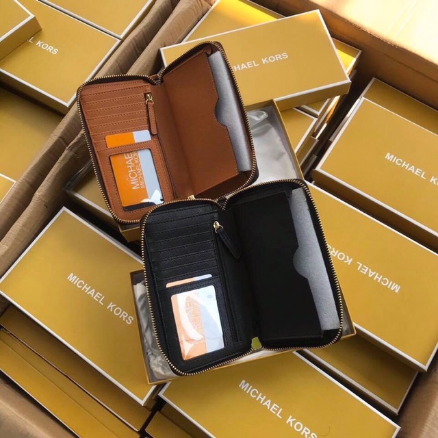 MICH@EL K0RS wallet ❣️ hàng dư nguyên liệu