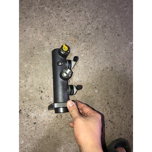 Tổng phanh 6700 xe forland 9,9 tạ  1 tấn ren bắt dầu phi 10 và phi 12